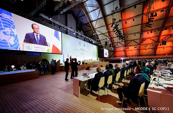 François Hollande addressing world leaders at COP21. CREDIT:<a href="https://www.flickr.com/photos/cop21/22799169364/" target="_blank">COP 21</a> <a href="https://creativecommons.org/licenses/by/2.0/">(CC)</a>