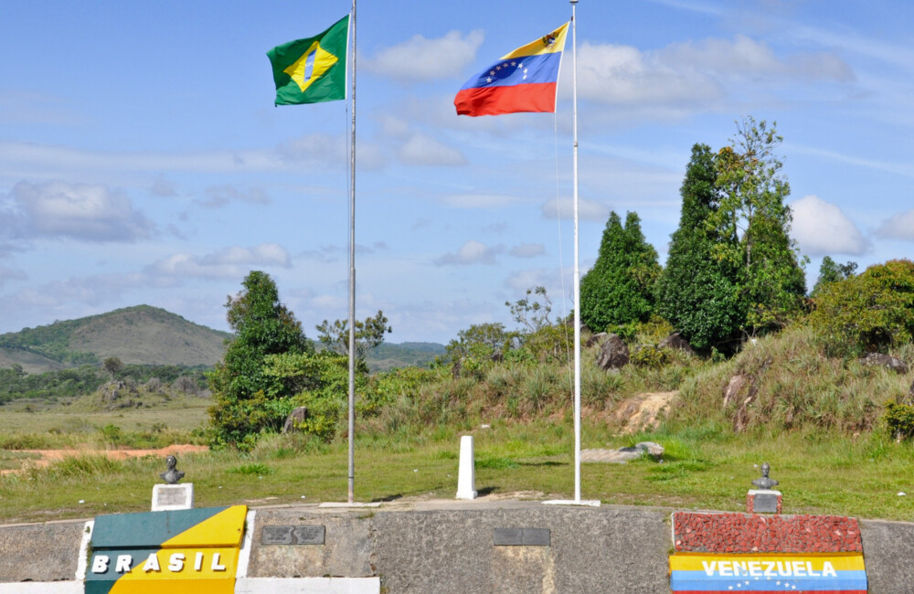 La frontière entre le Brésil et le Venezuela à Pacaraima, au Brésil. CREDIT : Paolostefano1412.