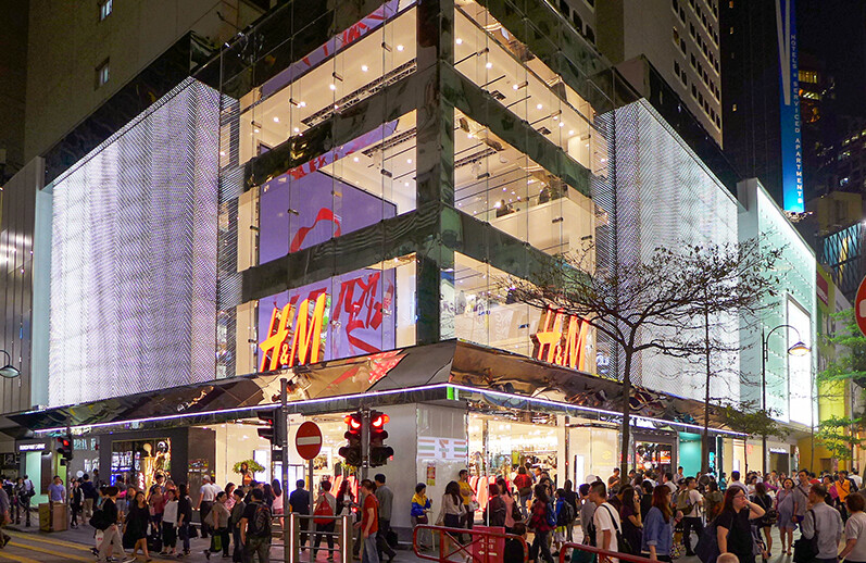 H&M Asia flagship store, Causeway Bay, Hong Kong. CREDIT: <a href=https://commons.wikimedia.org/wiki/File:H%26M_Flagship_store_in_HK_CWB_Exterior_201511.jpg>Wpcpey/Wikimedia</a> <a href=https://creativecommons.org/licenses/by-sa/4.0/deed.en>(CC)</a>