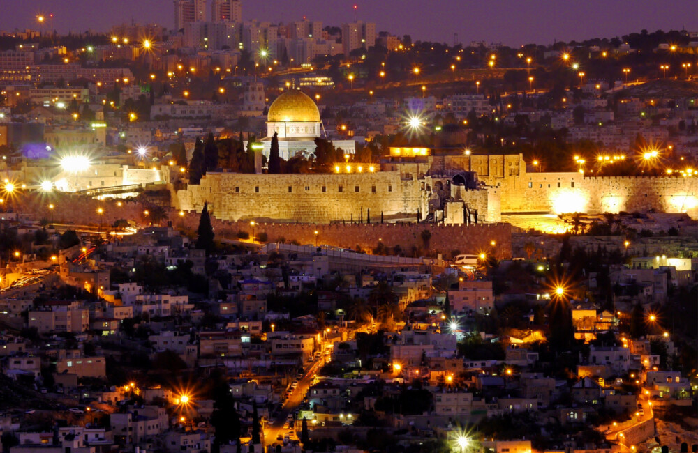 Jérusalem la nuit. CREDIT : joiseyshowaa.