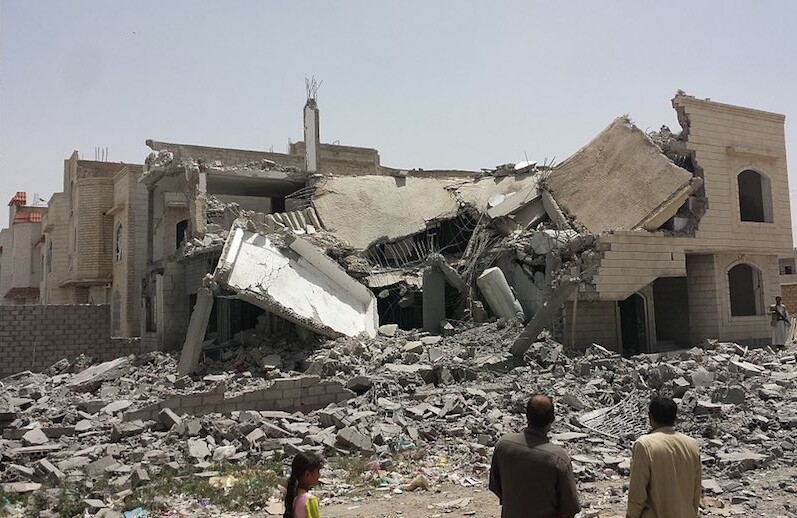 Destroyed house in the south of Sanaa, 2015. CREDIT: <a hfer="https://commons.wikimedia.org/wiki/File:Destroyed_house_in_the_south_of_Sanaa_12-6-2015-4.jpg">Ibrahem Qasim</a> (<a href="https://creativecommons.org/licenses/by-sa/4.0/deed.en"> CC</a>)