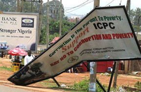 Anti-corruption billboard in Nigeria. Photo by <a href="http://flickr.com/photos/blyth/141520433/" target=_blank>Mike Blyth</a> (<a href="http://creativecommons.org/licenses/by-nc-sa/2.0/" target=_blank>CC</a>).