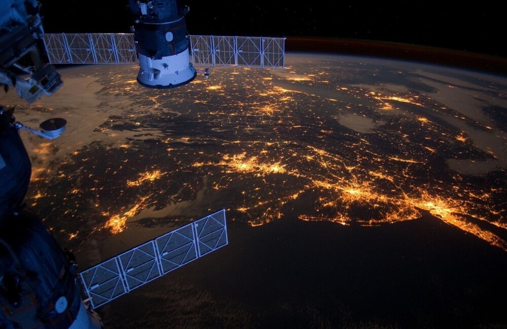 Satellite au-dessus de la côte est des États-Unis
