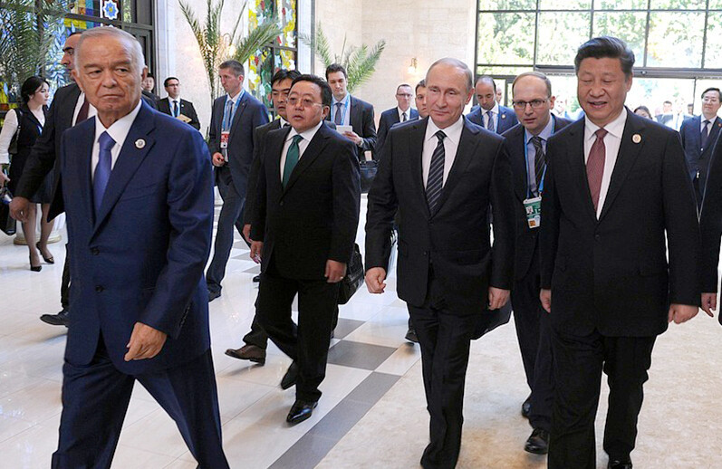 (L to R) Former Uzbeki President Islam Karimov, Russian President Vladimir Putin, Chinese President Xi Jinping in Tashkent, Uzbekistan, June 2016. CREDIT: <a href=http://en.kremlin.ru/events/president/news/52257>kremlin.ru (CC)</a>