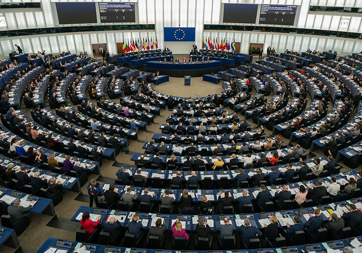 European Parliament in session, February 2020. CREDIT: <a href=https://flickr.com/photos/european_parliament/49524887688/in/album-72157713053981602/>European Union (CC)</a>.