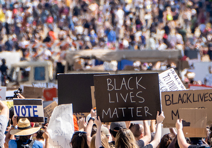 Black Lives Matter protest near the White House in Washington, DC on June 7, 2020. CREDIT: <a href=https://www.flickr.com/photos/vpickering/49982193058/in/photolist-2j9KNDh-2j8HLyo-2j8gfRF-2j8ceNs-28YCXBs-3PNWg-2j8ePpz-236VNse-7hjLfs-2j7gCdJ-p2QT8D-2j7pFRB-RCwDLE-nus8id-2j9Az2D-27tUqSG-pGdhqe-wnLiC2-HXvuL3-pGf7X5-2j7pEtg-212G4s3-21AUXJs-2s8J8-2ja5YFy-2sa57-2sa55-cDaREG-bHHavT-2sa53-2jajtQJ-4rPzz-2ia58JD-2j7tH61-bnLsYN-2j9NtRp-2j7tHWK-29ZBoXo-292fBVk-RZKY7Q-p294TD-8eK6DN-DseXHT-Rkwjok-4X5y1A-2a1hihY-SkGTp1-Szz6i6-69vein-2j7tGCs/>Victoria Pickering (CC)</a>.