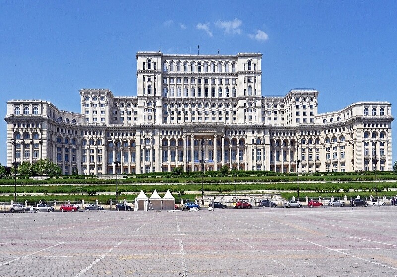 Palace of the Parliament, Bucharest, Romania. CREDIT: <a href="https://pixabay.com/users/hpgruesen-2204343/?utm_source=link-attribution&amp;utm_medium=referral&amp;utm_campaign=image&amp;utm_content=1280226">Erich Westendarp</a> from <a href="https://pixabay.com/?utm_source=link-attribution&amp;utm_medium=referral&amp;utm_campaign=image&amp;utm_content=1280226">Pixabay</a>