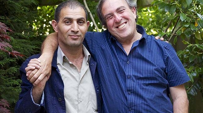 "Nous sommes devenus des frères. Bassam Aramin (à gauche) et Rami Elhanan. CRÉDIT : Peter Singer