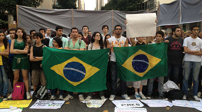 Les manifestants de Rio. CREDIT : Devin Stewart