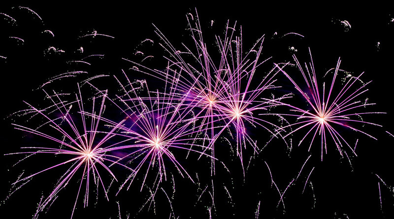 Points of light (Fireworks) CREDIT: <a href="https://www.flickr.com/photos/jdmoar/14672883116/">jdmoar</a> (<a href="https://creativecommons.org/publicdomain/mark/1.0/">CC</a>)