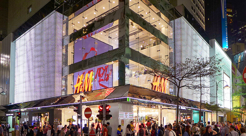 H&M Asia flagship store, Causeway Bay, Hong Kong. CREDIT: <a href=https://commons.wikimedia.org/wiki/File:H%26M_Flagship_store_in_HK_CWB_Exterior_201511.jpg>Wpcpey/Wikimedia</a> <a href=https://creativecommons.org/licenses/by-sa/4.0/deed.en>(CC)</a>