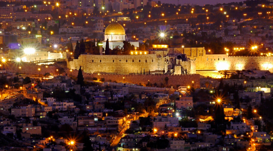 耶路撒冷夜景。图片来源：Joiseyshowaa.