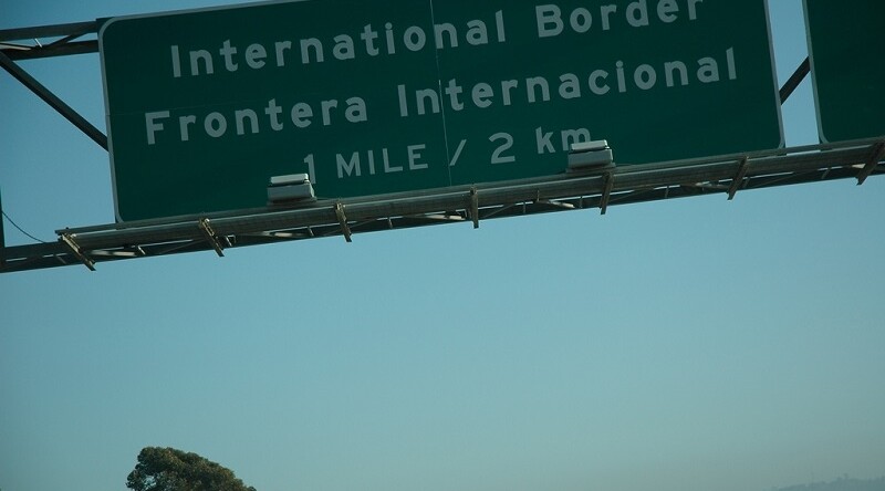 U.S.-Mexico border ahead. CREDIT: <a href="https://www.flickr.com/photos/wonderlane/3367611581">Wonderlane</a> (<a href="https://creativecommons.org/licenses/by/2.0/">CC</a>)