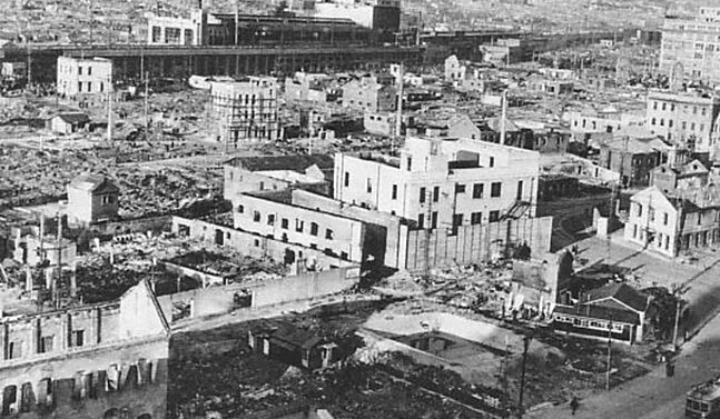 Kobe, Japan after the 1945 air raid. CREDIT: <a href="https://commons.wikimedia.org/wiki/File:Kobe_after_the_1945_air_raid.JPG" target="_blank">wikimedia</a>
