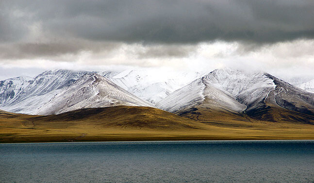 Lake Nam Tso, Tibet. CREDIT: <a href="https://www.flickr.com/photos/seyerce/329441093/" target="_blank">Ernie R</a>
