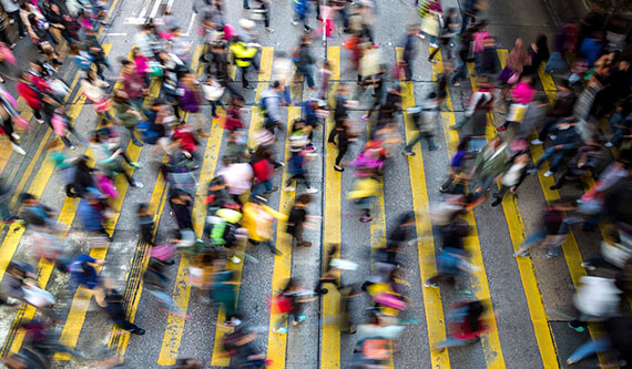 Busy Crossing Street in Hong Kong, China. CREDIT: <a href="http://shutr.bz/1PgFnta" target="_blank">Shuttersock</a>