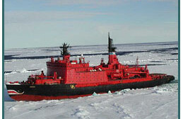 Barco ruso en el Ártico