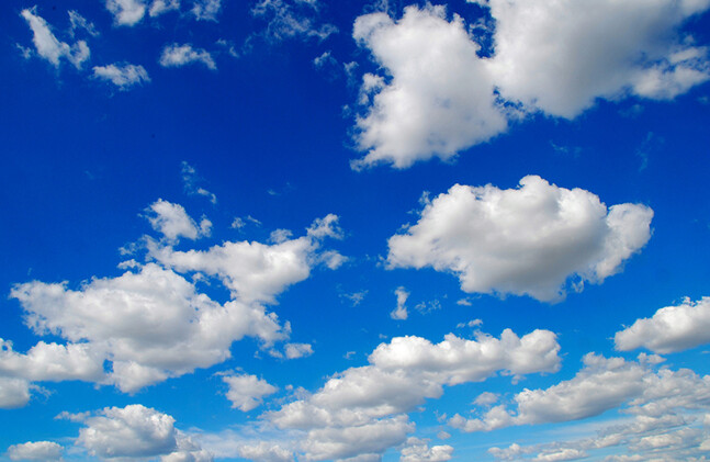 Nubes pasajeras en un cielo de Nueva Gales del Sur. Tony Hammond https://www.flickr.com/photos/8525214@N06/6055469523/