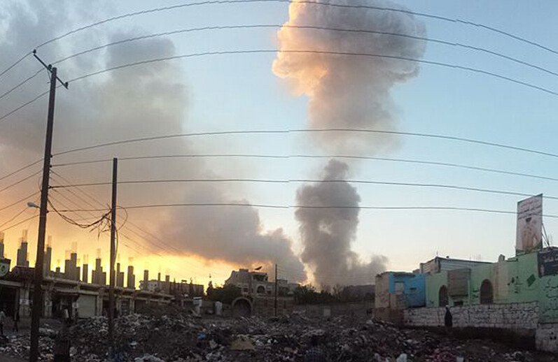 Air strike in Sana'a, May 2015. CREDIT: <a href="https://commons.wikimedia.org/wiki/File:Air_strike_in_Sana%27a_11-5-2015.jpg">Ibrahem Qasim</a>  (<a href="https://creativecommons.org/licenses/by-sa/4.0/deed.en">CC</a>)