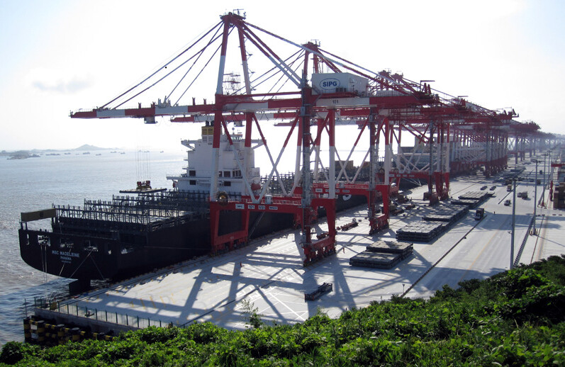 Yangshan Port, near Shanghai. CREDIT: <a href="https://commons.wikimedia.org/wiki/File:Yangshan-Port-Balanced.jpg">Marqueed (CC)</a>