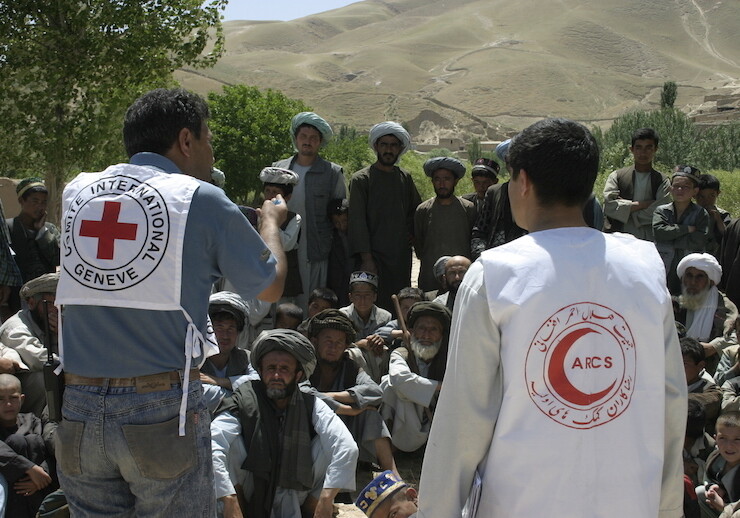 ICRC and the Afghan Red Crescent Society in Faryab Province, Afghanistan, May 2006. CREDIT: <a href="https://www.flickr.com/photos/icrc/8536526544">ICRC/Marcel Stoessel</a> <a href="https://creativecommons.org/licenses/by-sa/2.0/">(CC)</a>