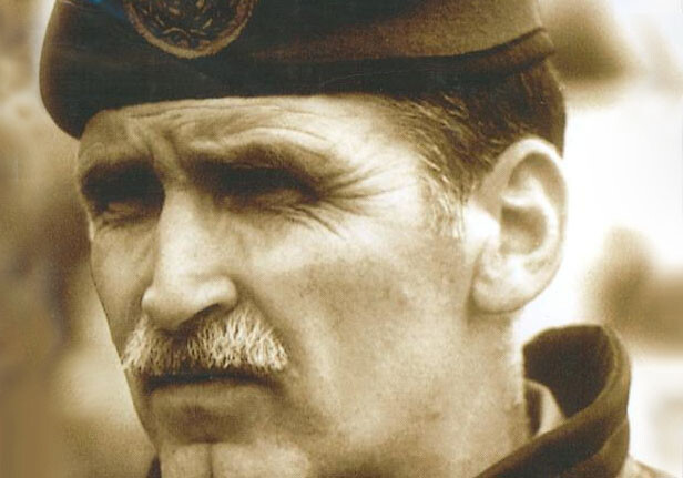 Shake Hands with the Devil: The Failure of Humanity in Rwanda by Dallaire