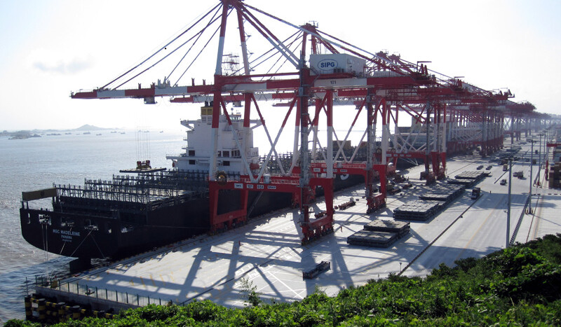 Yangshan Port, near Shanghai. CREDIT: <a href="https://commons.wikimedia.org/wiki/File:Yangshan-Port-Balanced.jpg">Marqueed (CC)</a>